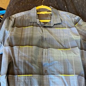 Men’s short sleeve button down